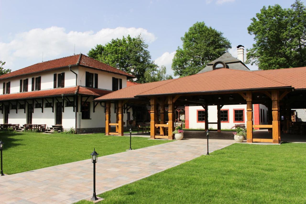 Resort Mlyn Cernovice Cernovice  Экстерьер фото